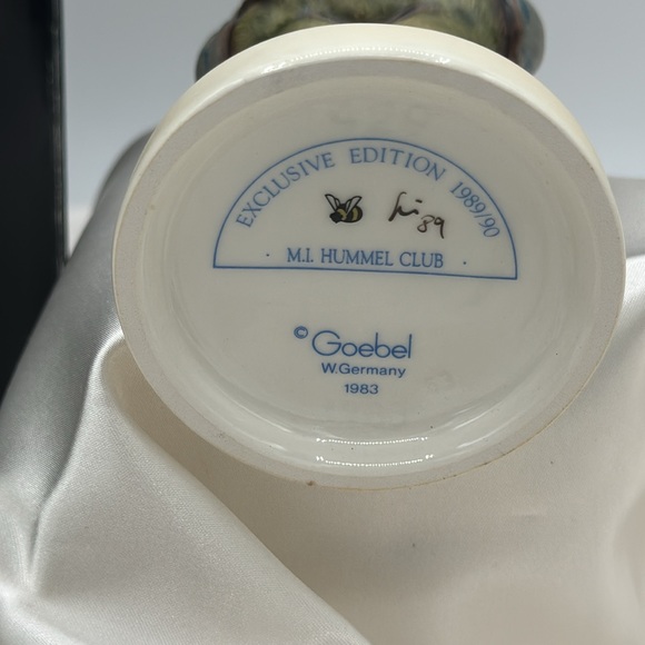 M I Hummel Goebel Figurine "Hello World" Exclusive Edison - Picture 6 of 6